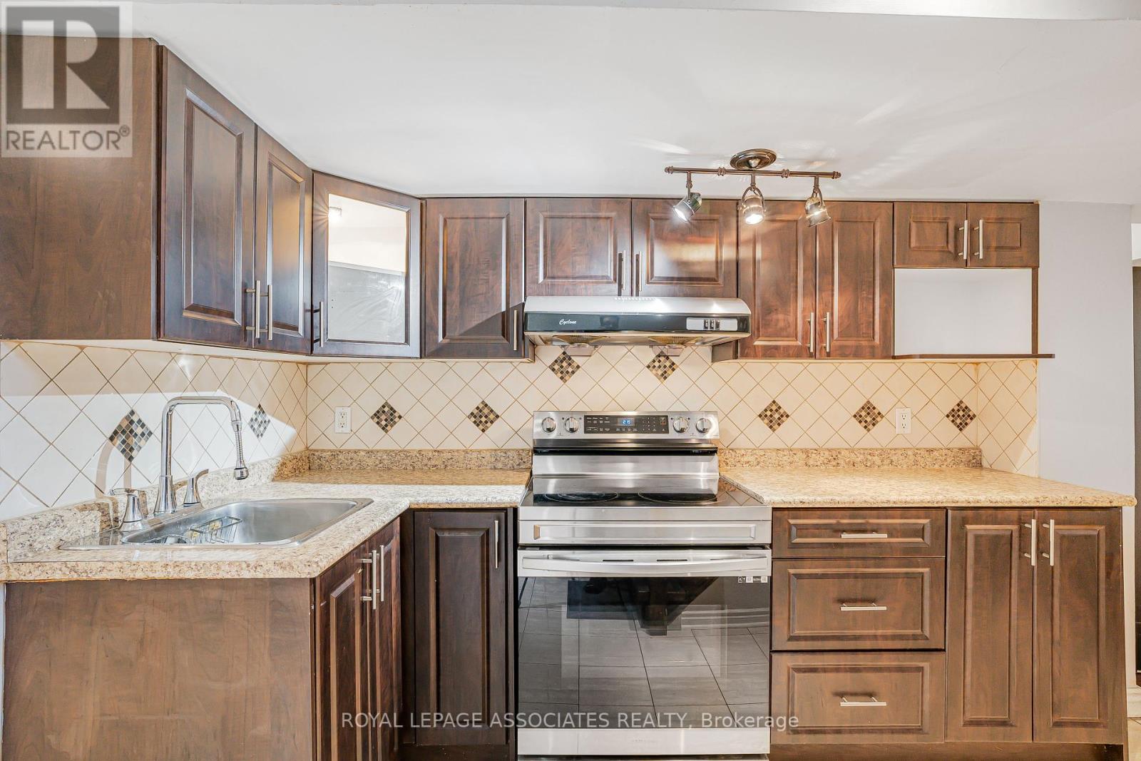 Bsmt - 36 Clandfield Street, Markham, Ontario  L3S 4G7 - Photo 8 - N12427149