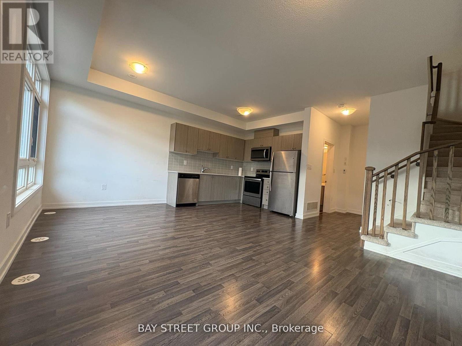 9 Seymour Street, Vaughan, Ontario  L4L 0L7 - Photo 4 - N12427161