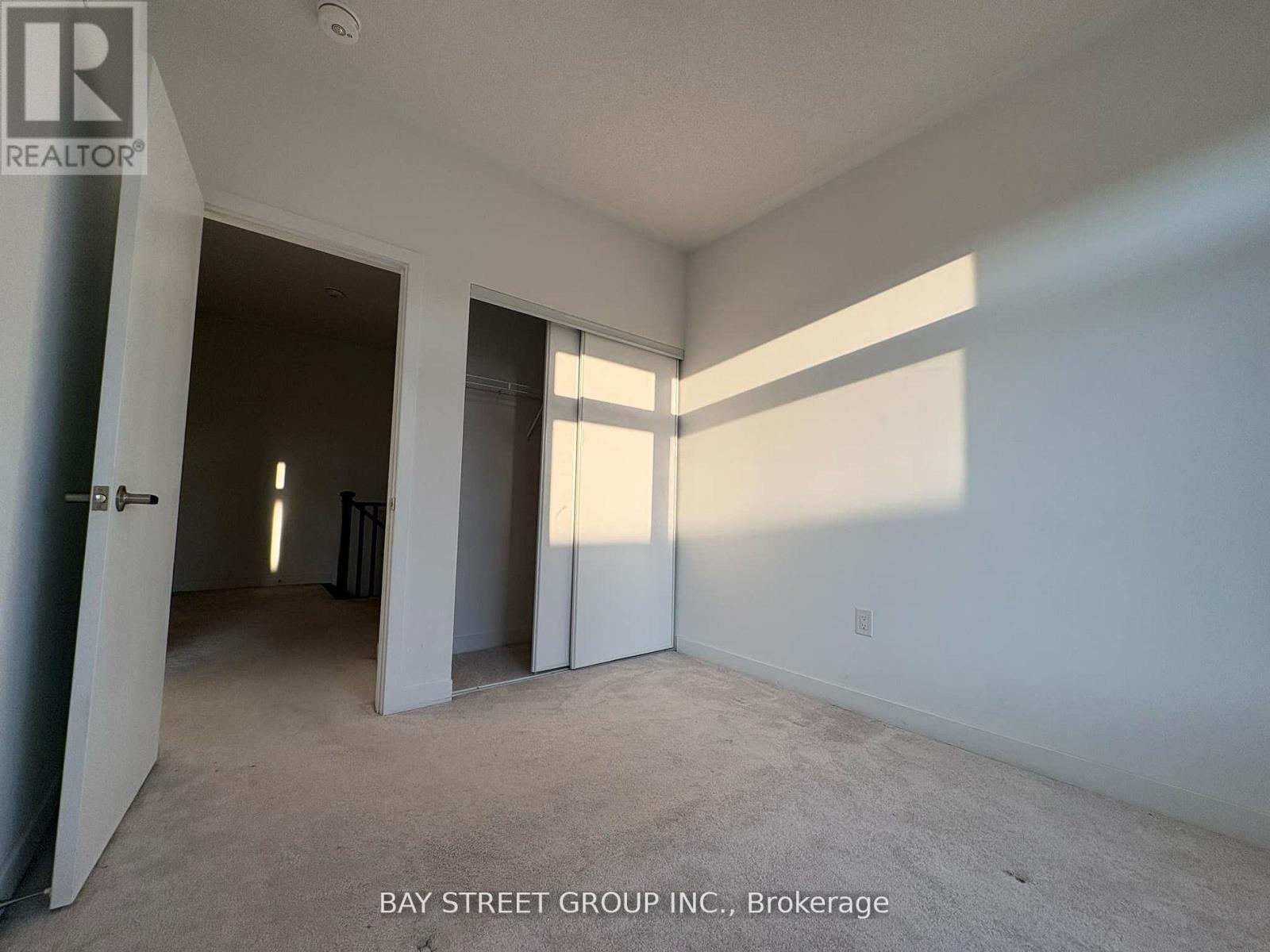 9 Seymour Street, Vaughan, Ontario  L4L 0L7 - Photo 6 - N12427161