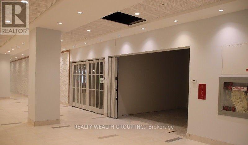 242 - 7777 Weston Road, Vaughan (Vaughan Corporate Centre), Ontario  L4L 0G9 - Photo 4 - N12427166
