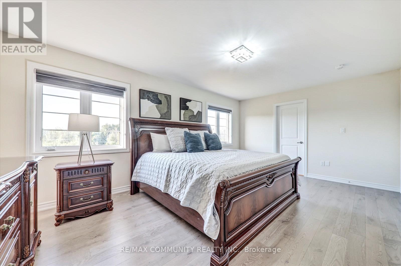 150 Jonkman Boulevard, Bradford West Gwillimbury, Ontario  L3Z 4J8 - Photo 25 - N12427194