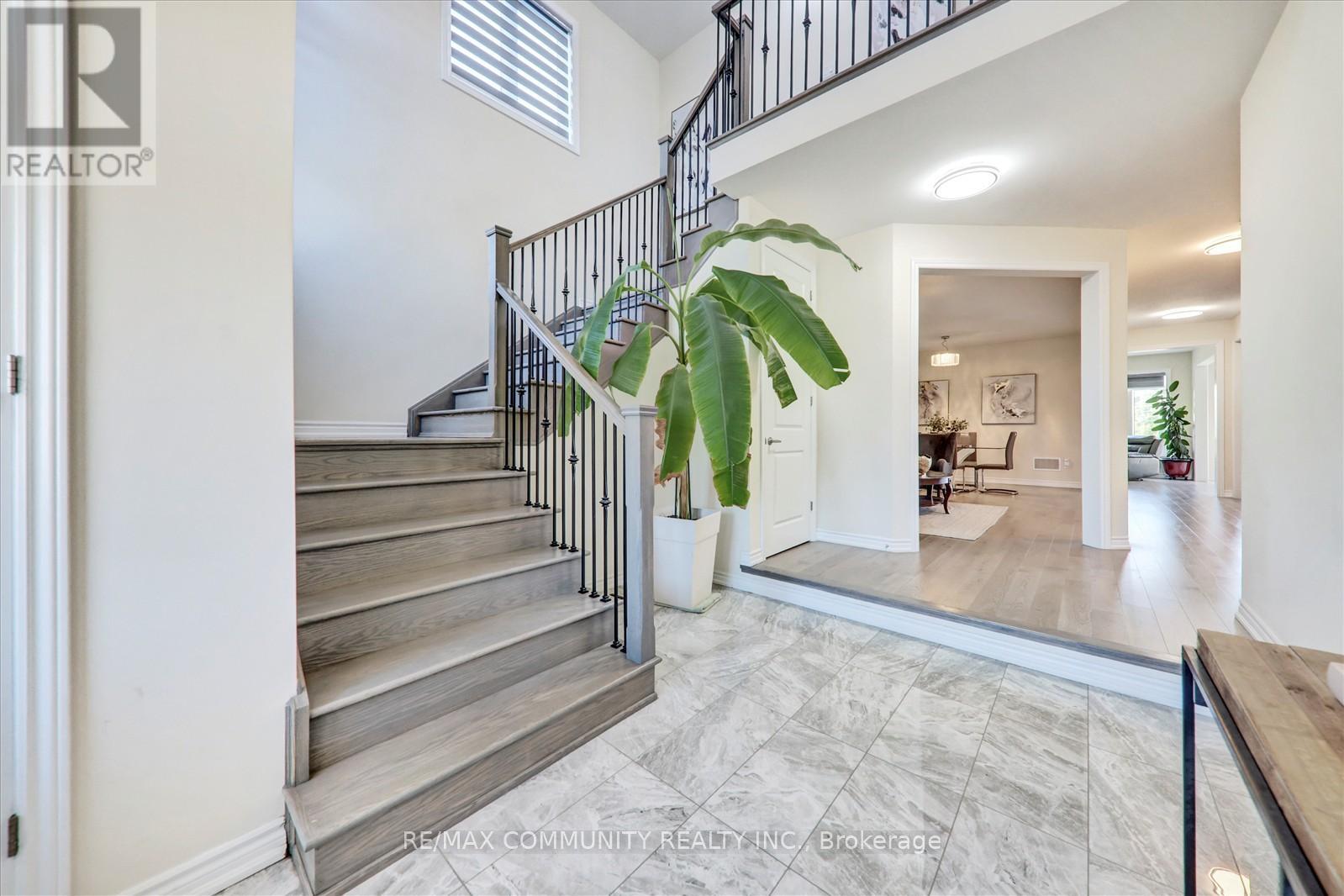 150 Jonkman Boulevard, Bradford West Gwillimbury, Ontario  L3Z 4J8 - Photo 7 - N12427194