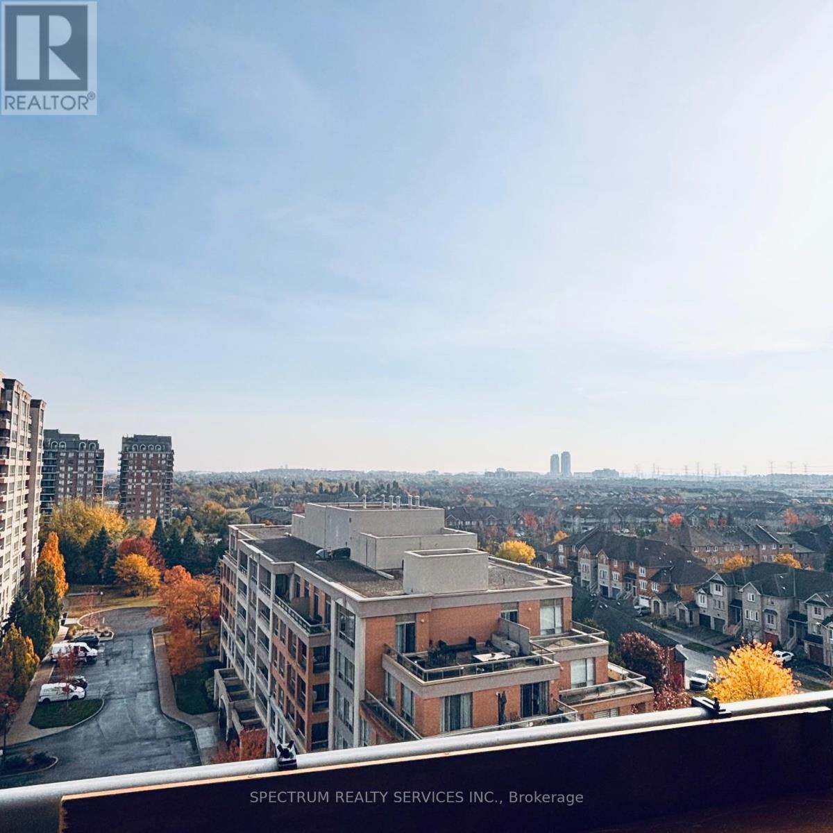 1016 - 9 Northern Heights Drive, Richmond Hill, Ontario  L4B 4M5 - Photo 11 - N12427275