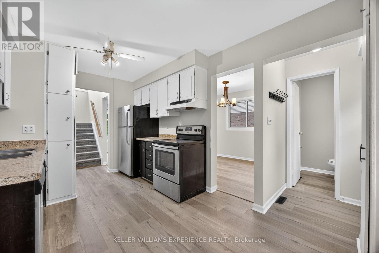 79 Carlton Road, Barrie, Ontario  L4M 5K8 - Photo 10 - S12427206