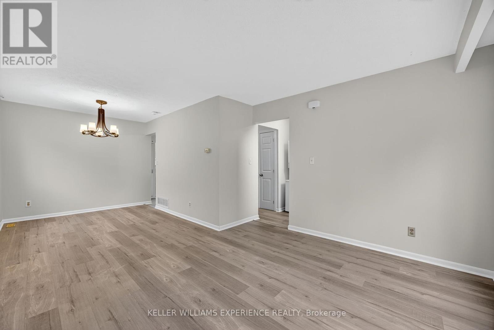 79 Carlton Road, Barrie, Ontario  L4M 5K8 - Photo 16 - S12427206