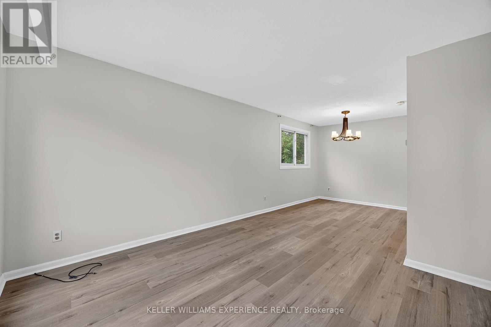 79 Carlton Road, Barrie, Ontario  L4M 5K8 - Photo 17 - S12427206