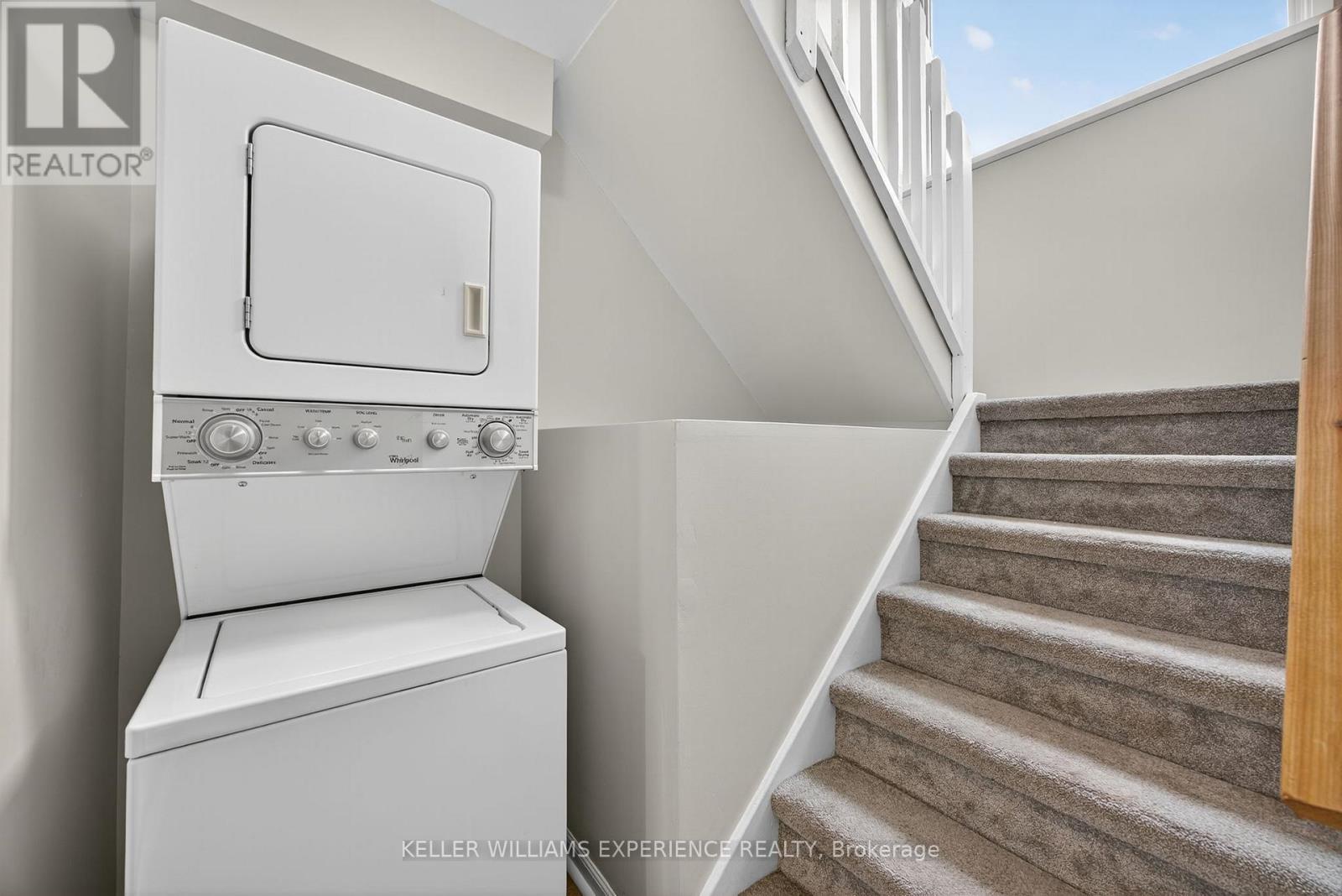 79 Carlton Road, Barrie, Ontario  L4M 5K8 - Photo 26 - S12427206