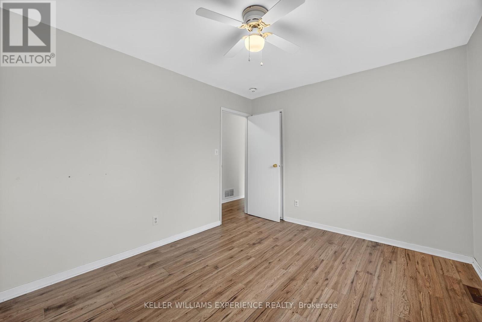 79 Carlton Road, Barrie, Ontario  L4M 5K8 - Photo 29 - S12427206