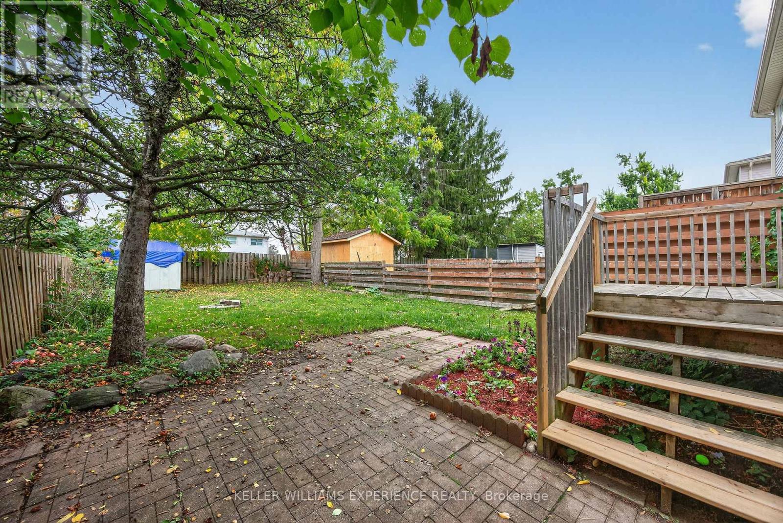 79 Carlton Road, Barrie, Ontario  L4M 5K8 - Photo 3 - S12427206