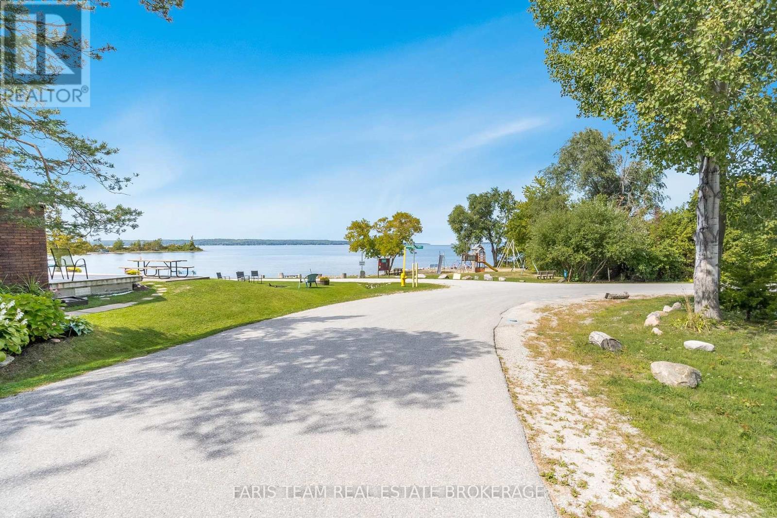 16 Waterside Drive, Tay, Ontario  L0K 1R0 - Photo 32 - S12427263