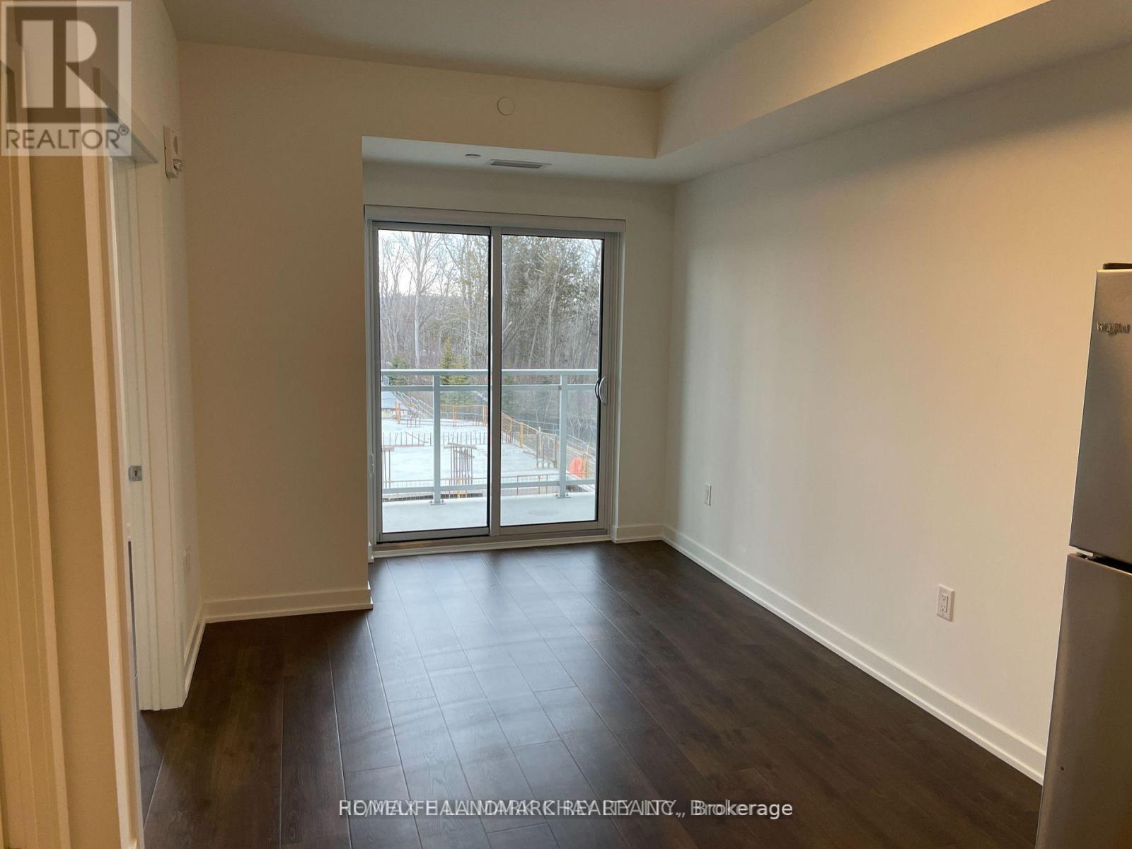 202 - 56 Lakeside Terrace, Barrie, Ontario  L4M 7B9 - Photo 6 - S12286803