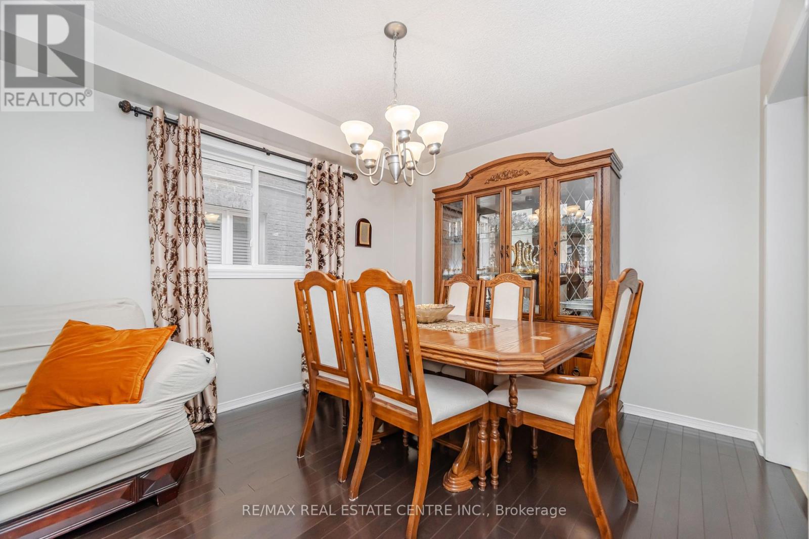 59 Vintage Gate, Brampton, Ontario  L6X 5C3 - Photo 13 - W12427157