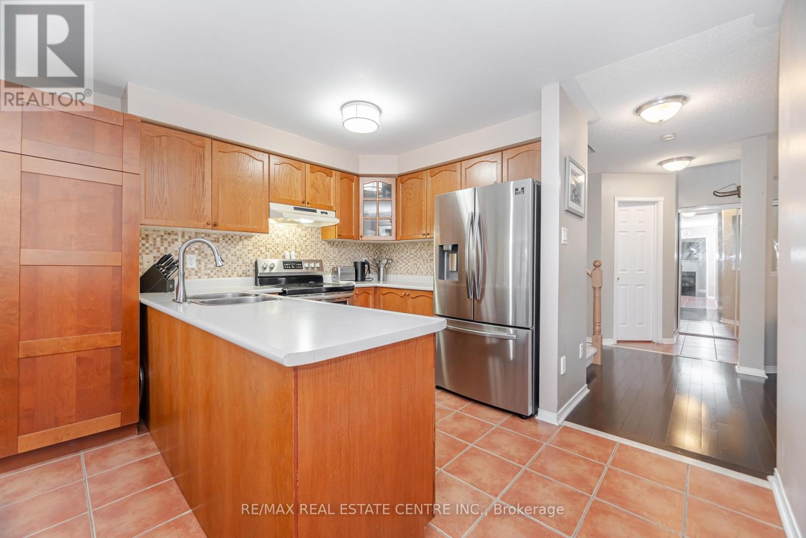 59 Vintage Gate, Brampton, Ontario  L6X 5C3 - Photo 16 - W12427157