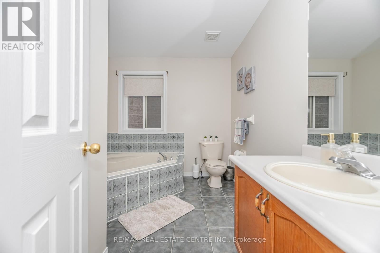 59 Vintage Gate, Brampton, Ontario  L6X 5C3 - Photo 34 - W12427157