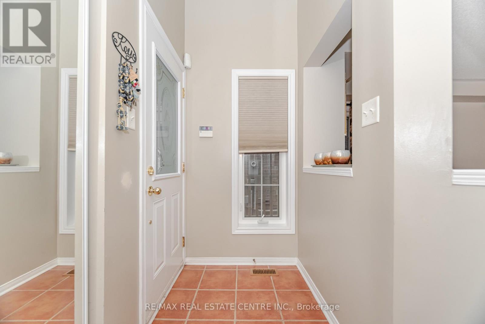 59 Vintage Gate, Brampton, Ontario  L6X 5C3 - Photo 7 - W12427157