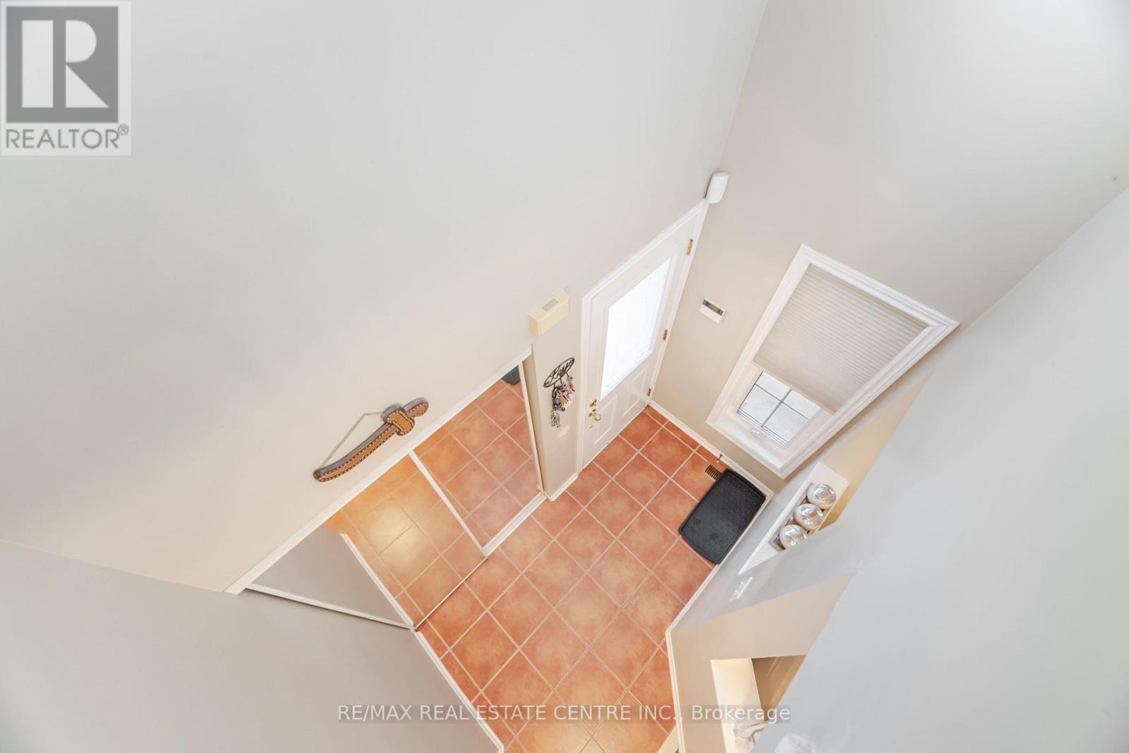 59 Vintage Gate, Brampton, Ontario  L6X 5C3 - Photo 8 - W12427157