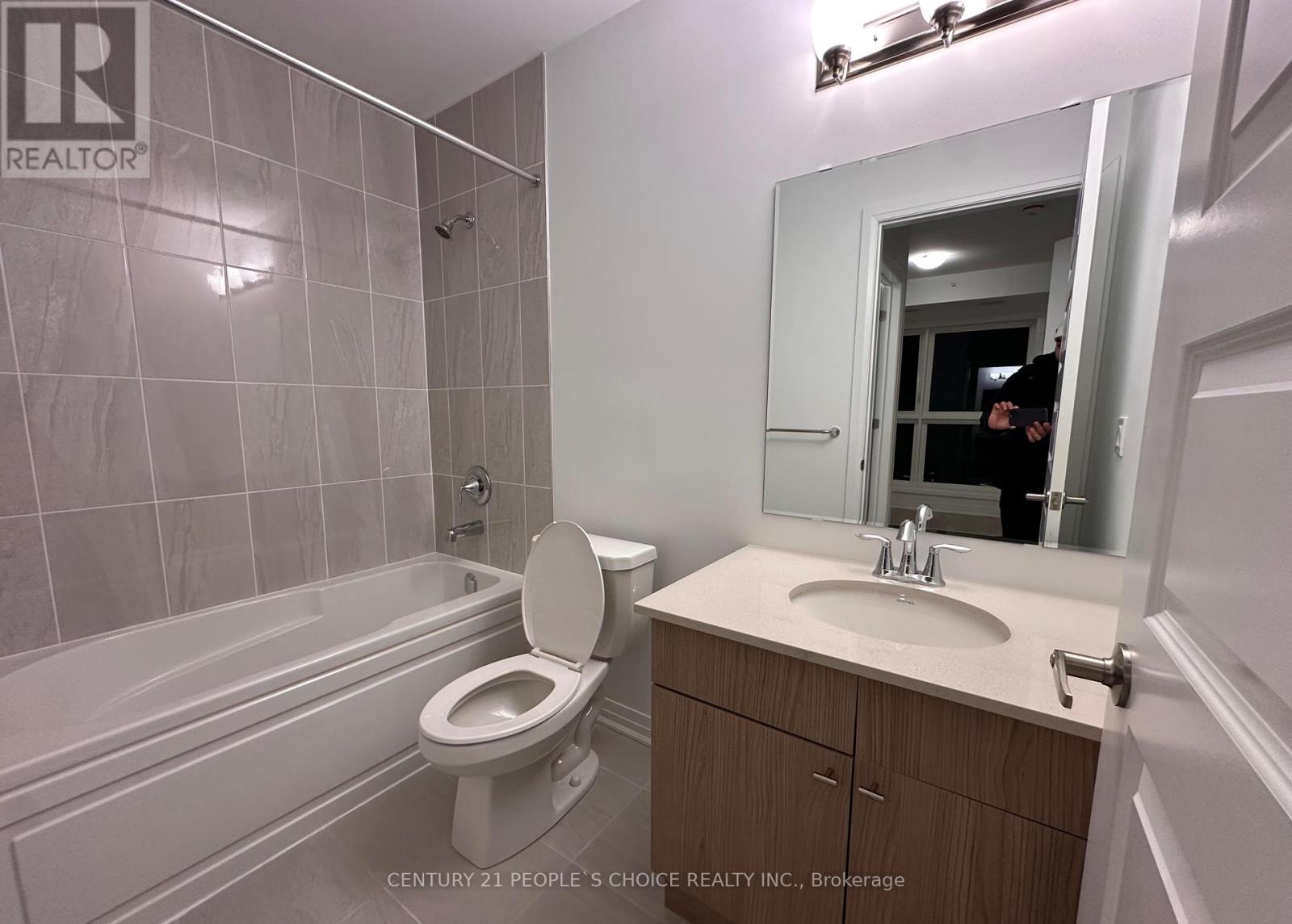 219 - 480 Gordon Krantz Avenue, Milton, Ontario  L9T 2X5 - Photo 7 - W12427173