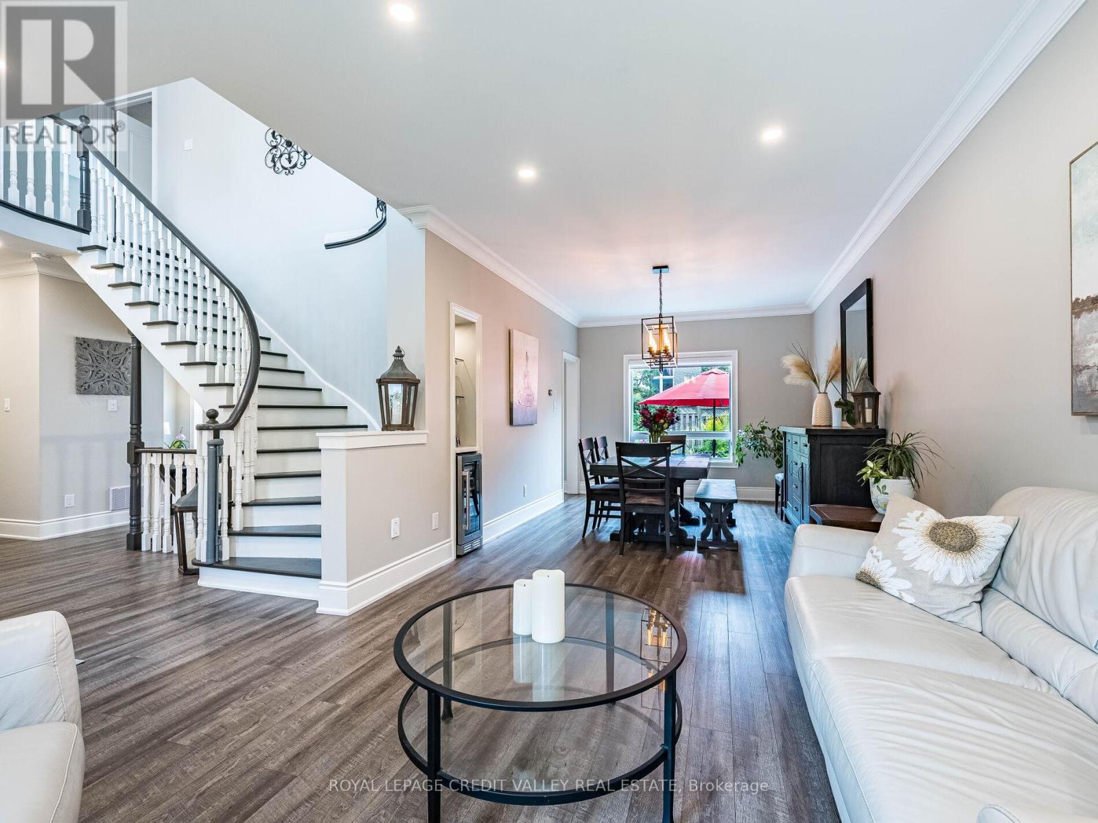 81 Pinebrook Circle, Caledon, Ontario  L7C 1C3 - Photo 10 - W12427184