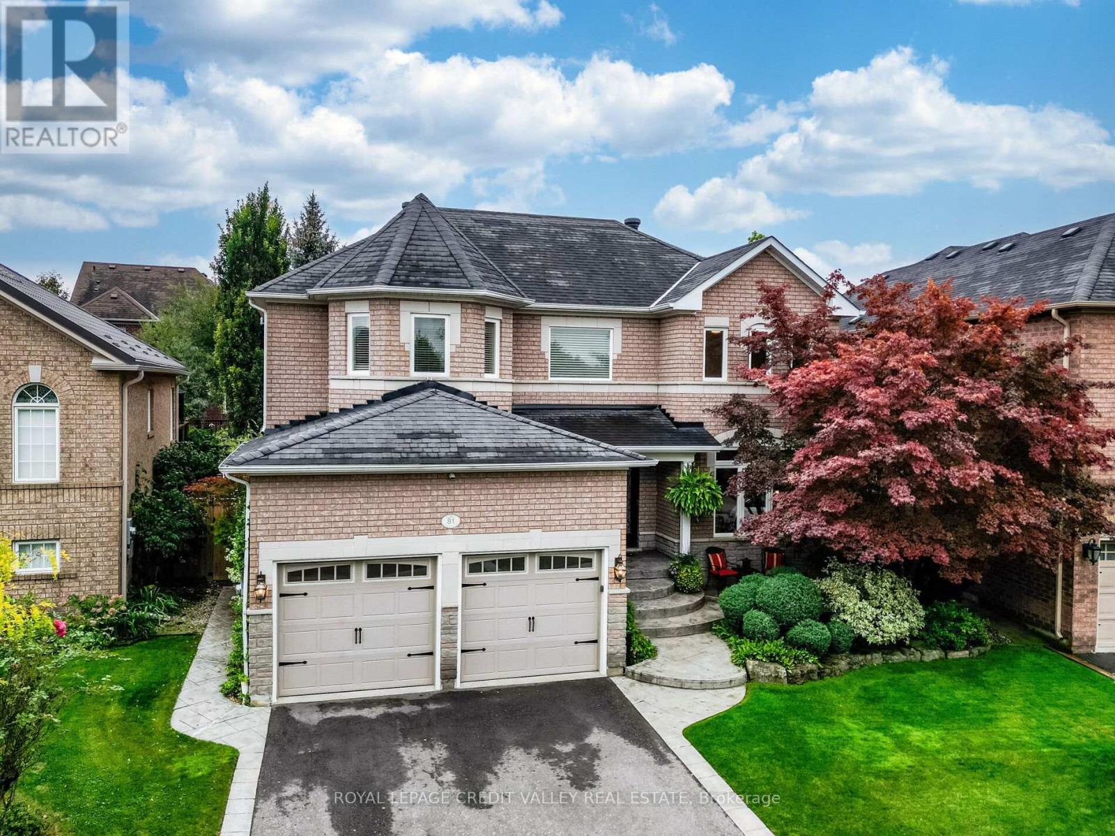 81 Pinebrook Circle, Caledon, Ontario  L7C 1C3 - Photo 2 - W12427184