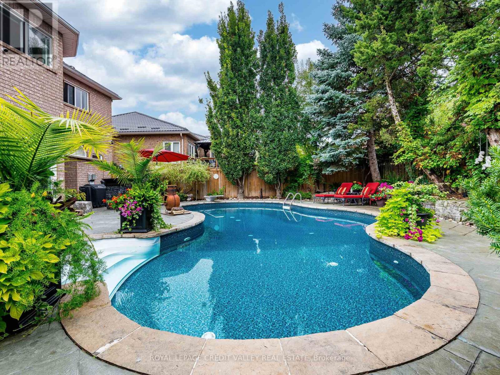 81 Pinebrook Circle, Caledon, Ontario  L7C 1C3 - Photo 44 - W12427184