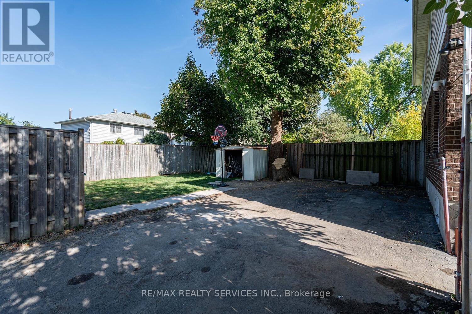 172 Hansen Road, Brampton, Ontario  L6V 2G6 - Photo 40 - W12427193