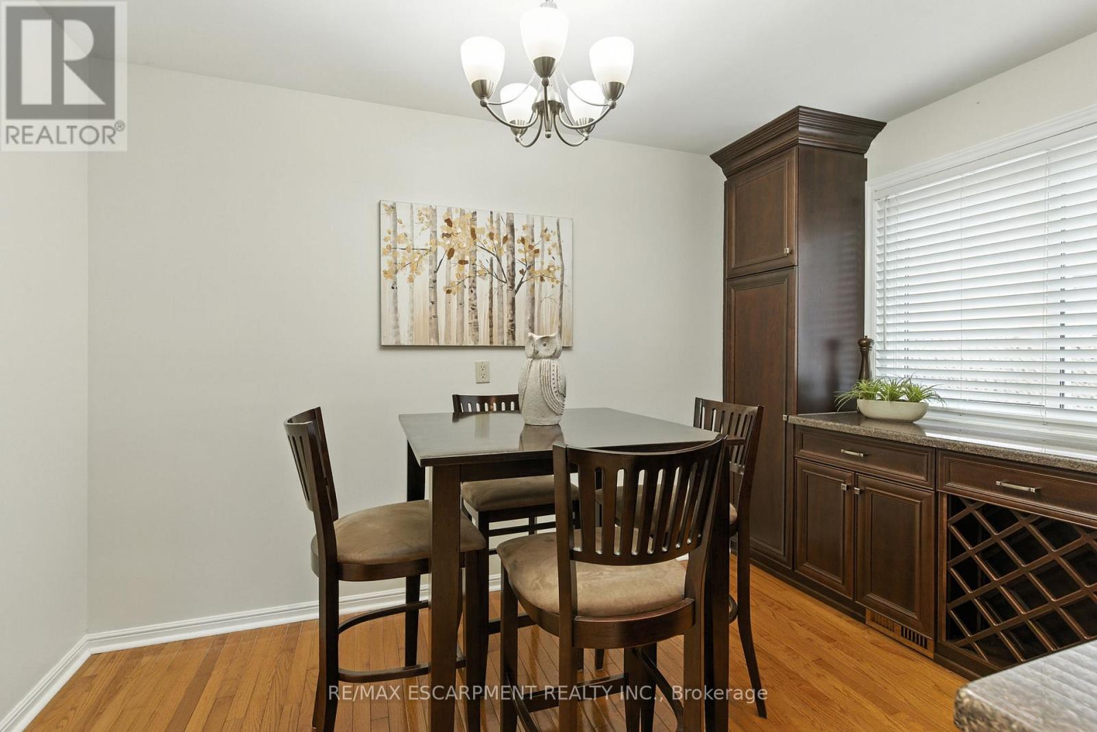 561 Harmony Avenue, Burlington, Ontario  L7N 3S7 - Photo 14 - W12427203
