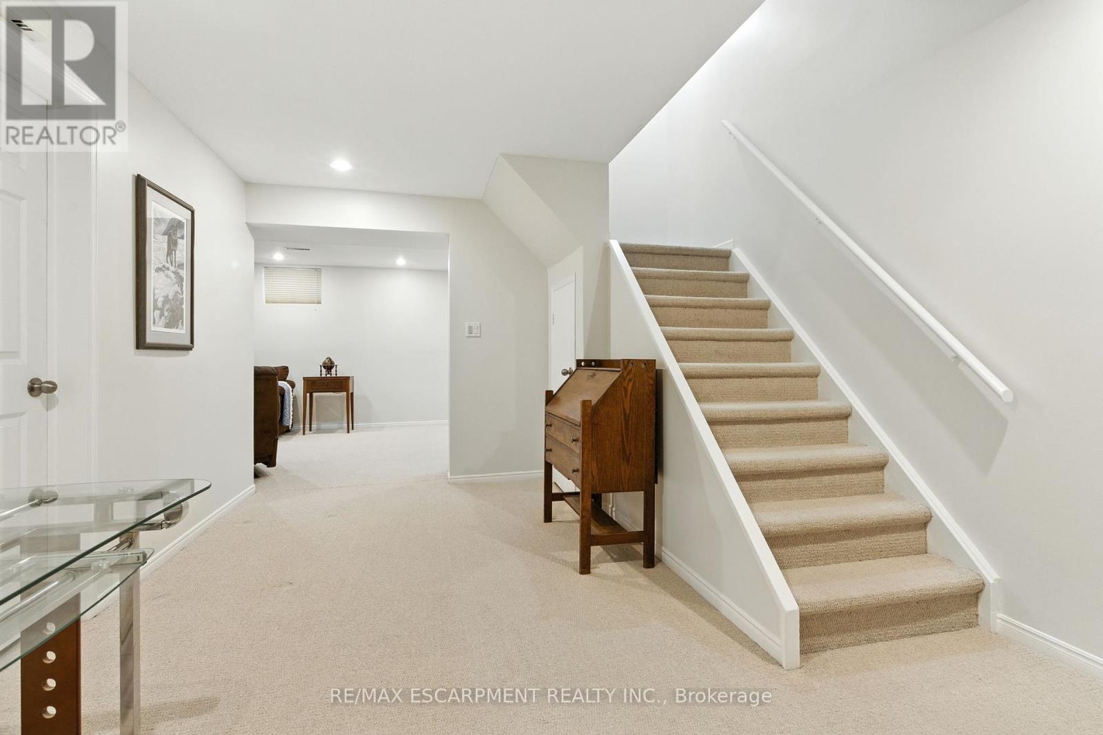 561 Harmony Avenue, Burlington, Ontario  L7N 3S7 - Photo 34 - W12427203