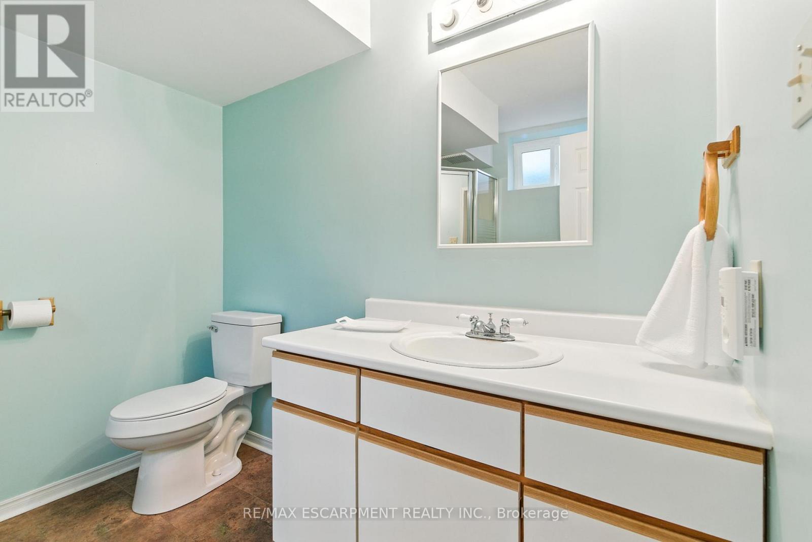 561 Harmony Avenue, Burlington, Ontario  L7N 3S7 - Photo 42 - W12427203