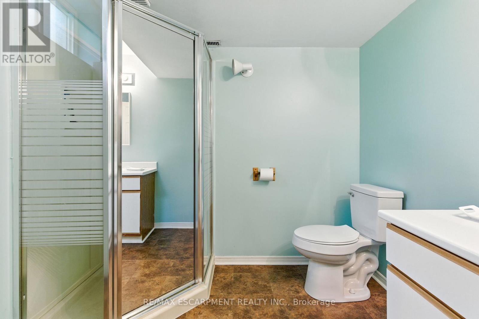 561 Harmony Avenue, Burlington, Ontario  L7N 3S7 - Photo 43 - W12427203