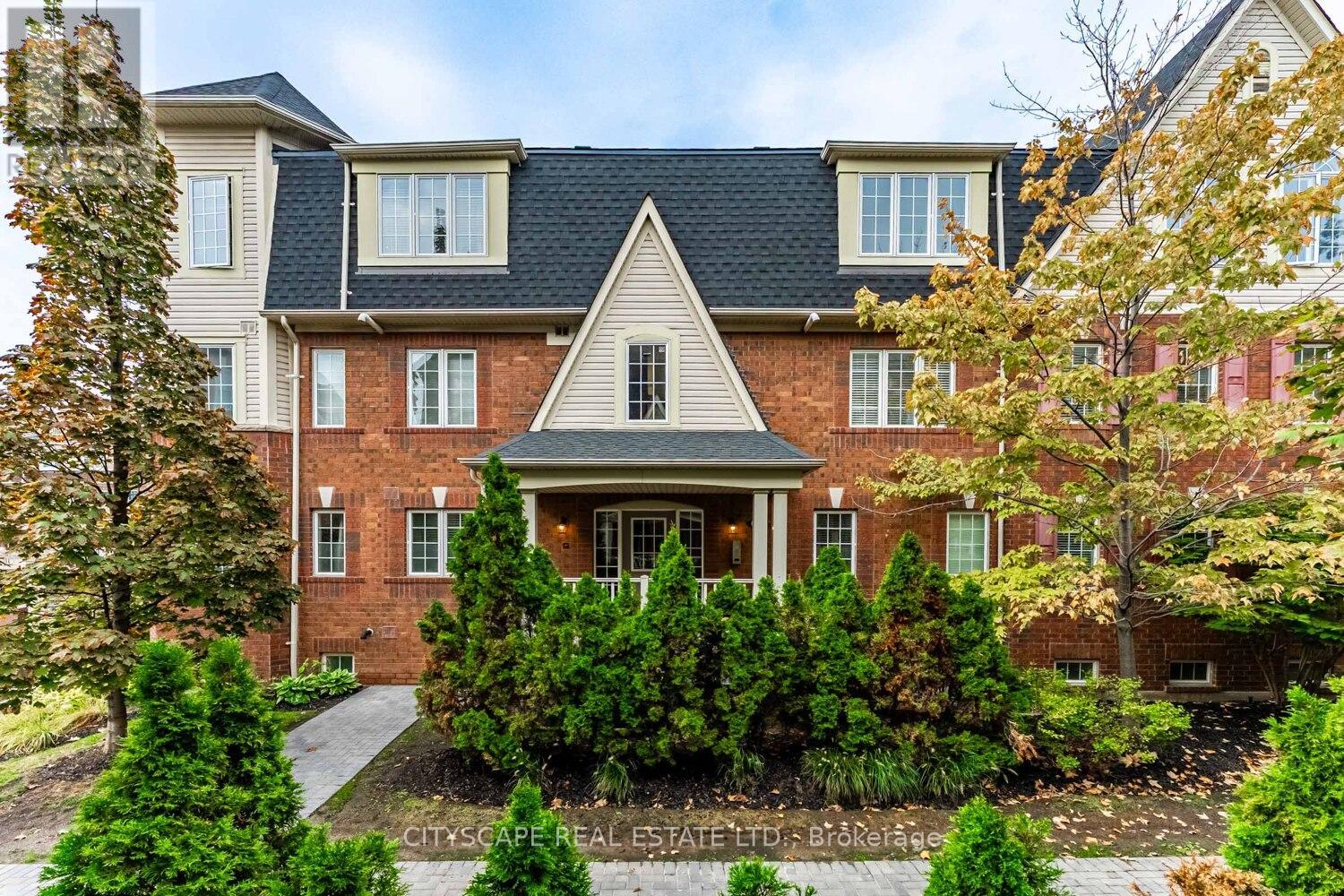 3 - 700 Neighbourhood Circle, Mississauga, Ontario  L5B 0A6 - Photo 2 - W12427207