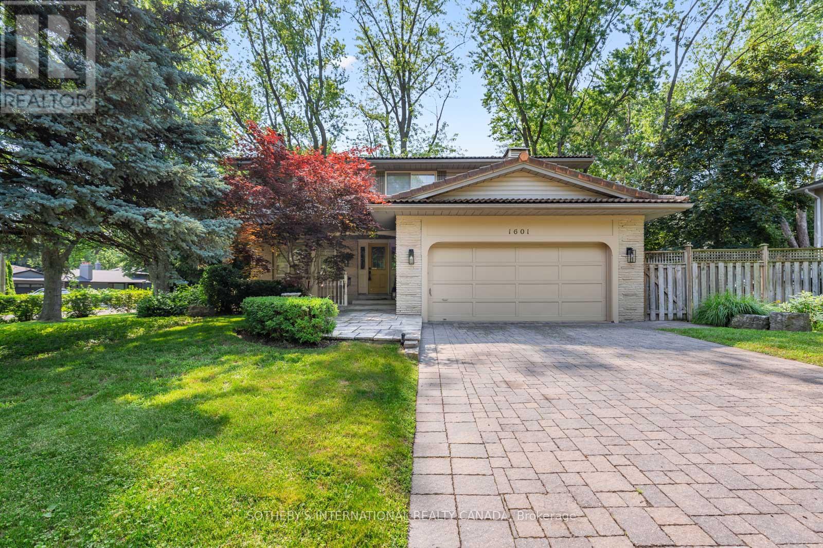 1601 Calumet Place, Mississauga, Ontario  L5J 3B1 - Photo 1 - W12427213
