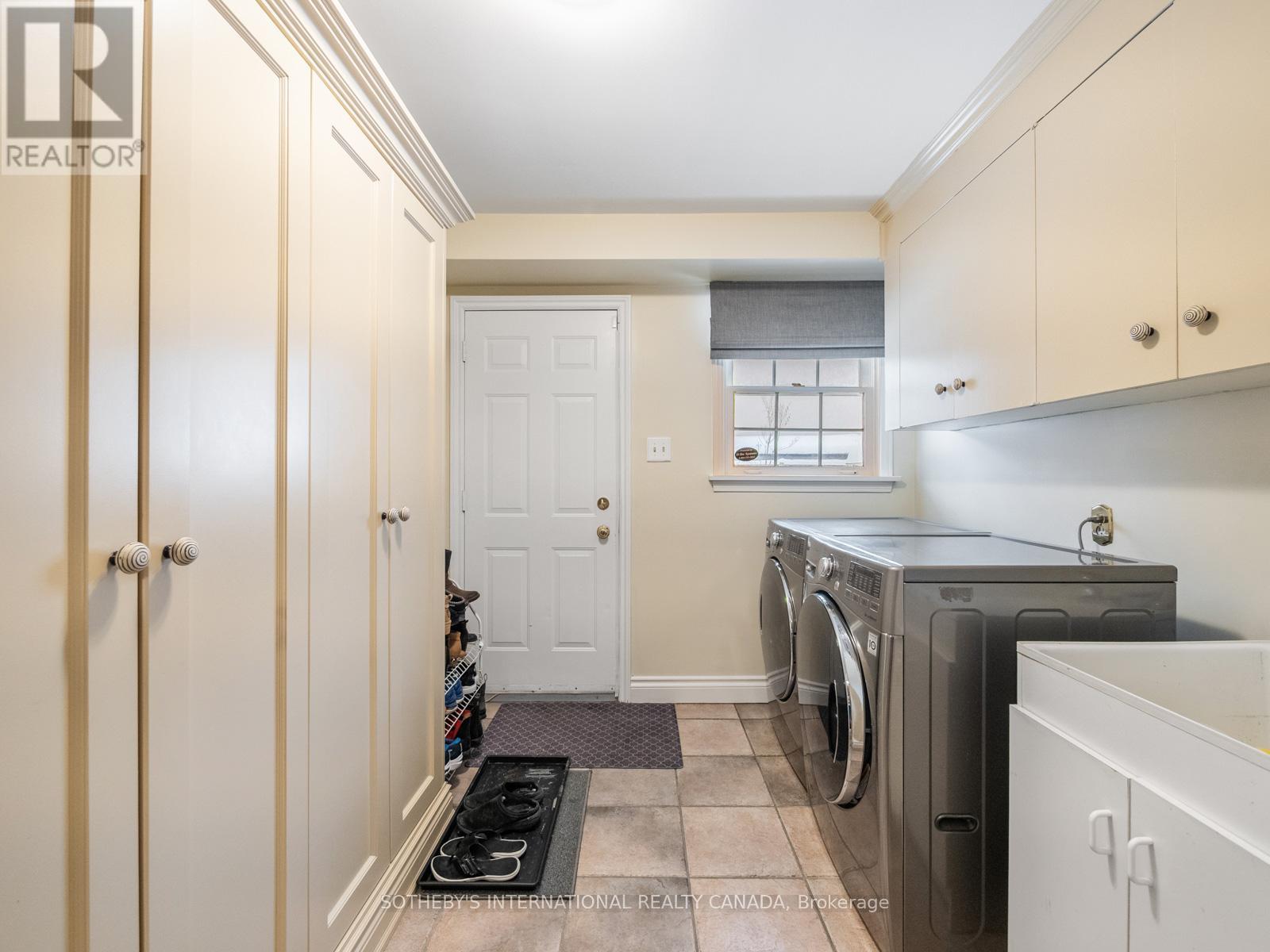 1601 Calumet Place, Mississauga, Ontario  L5J 3B1 - Photo 16 - W12427213