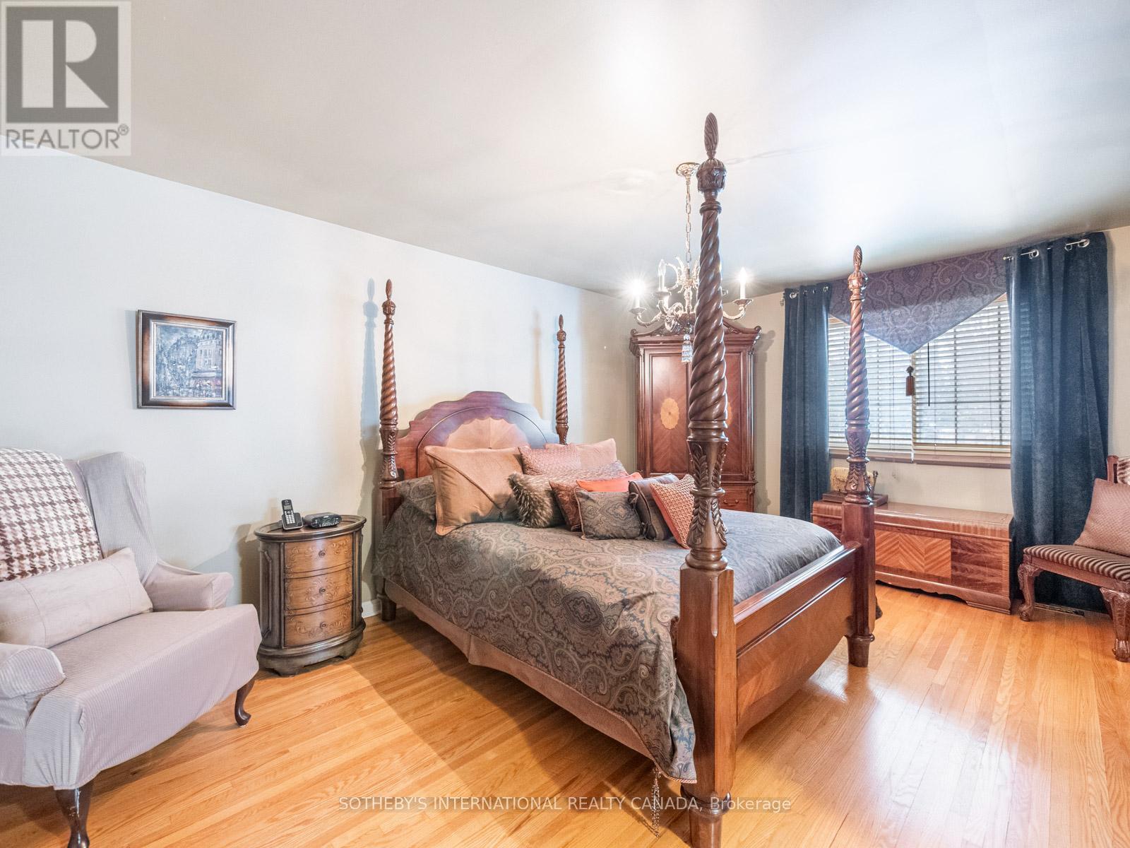 1601 Calumet Place, Mississauga, Ontario  L5J 3B1 - Photo 17 - W12427213