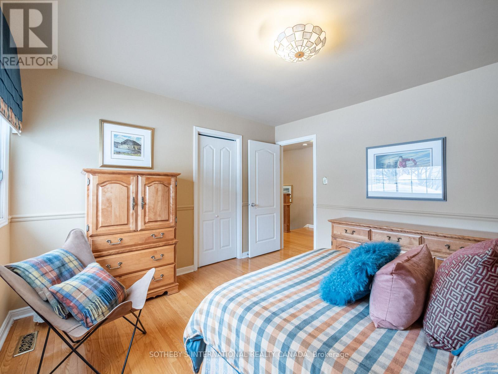 1601 Calumet Place, Mississauga, Ontario  L5J 3B1 - Photo 30 - W12427213