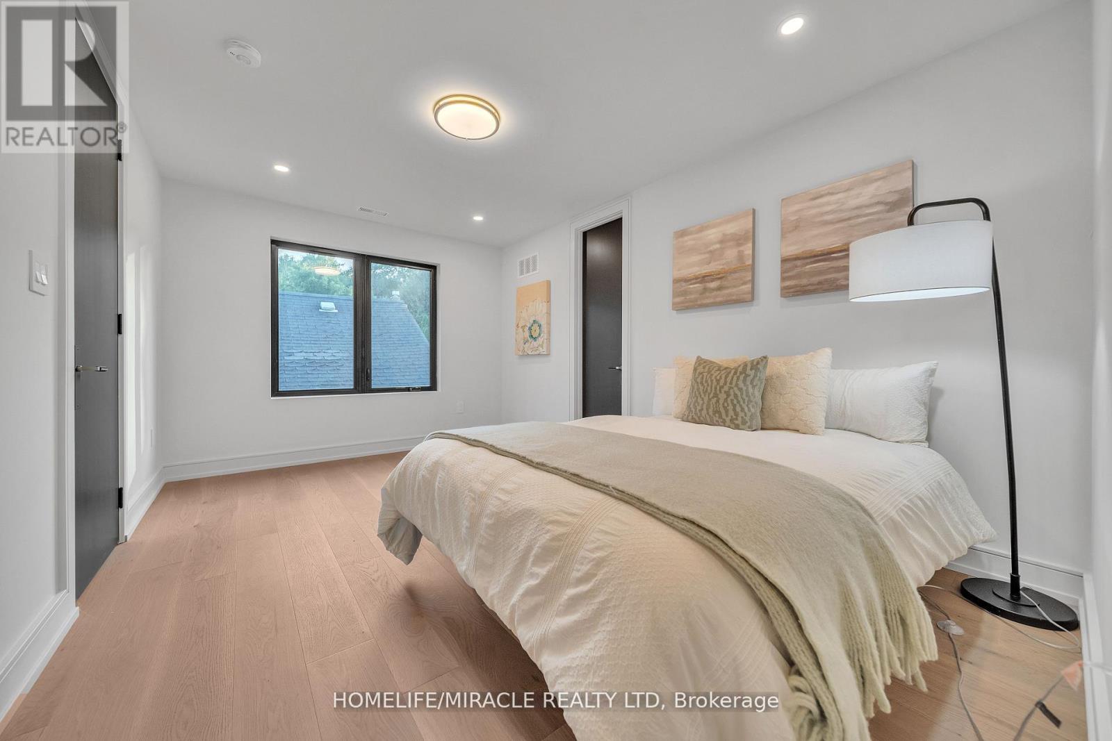 853 Tenth Street, Mississauga, Ontario  L5E 1S7 - Photo 47 - W12427217