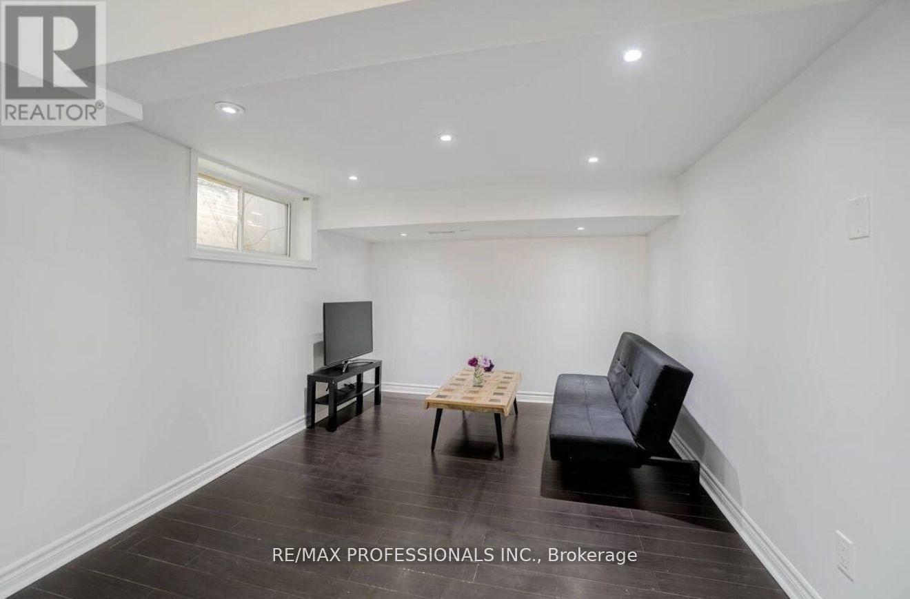 Bsmt - 26 Coronado Court, Toronto, Ontario  M9M 1S7 - Photo 4 - W12427260