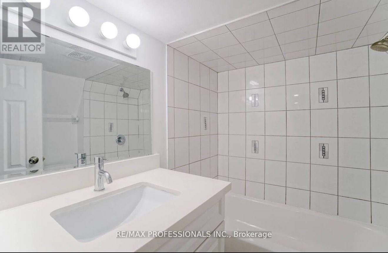 Bsmt - 26 Coronado Court, Toronto, Ontario  M9M 1S7 - Photo 6 - W12427260