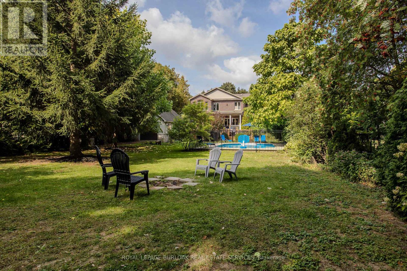 694 Cedar Avenue, Burlington, Ontario  L7T 2R7 - Photo 13 - W12427262