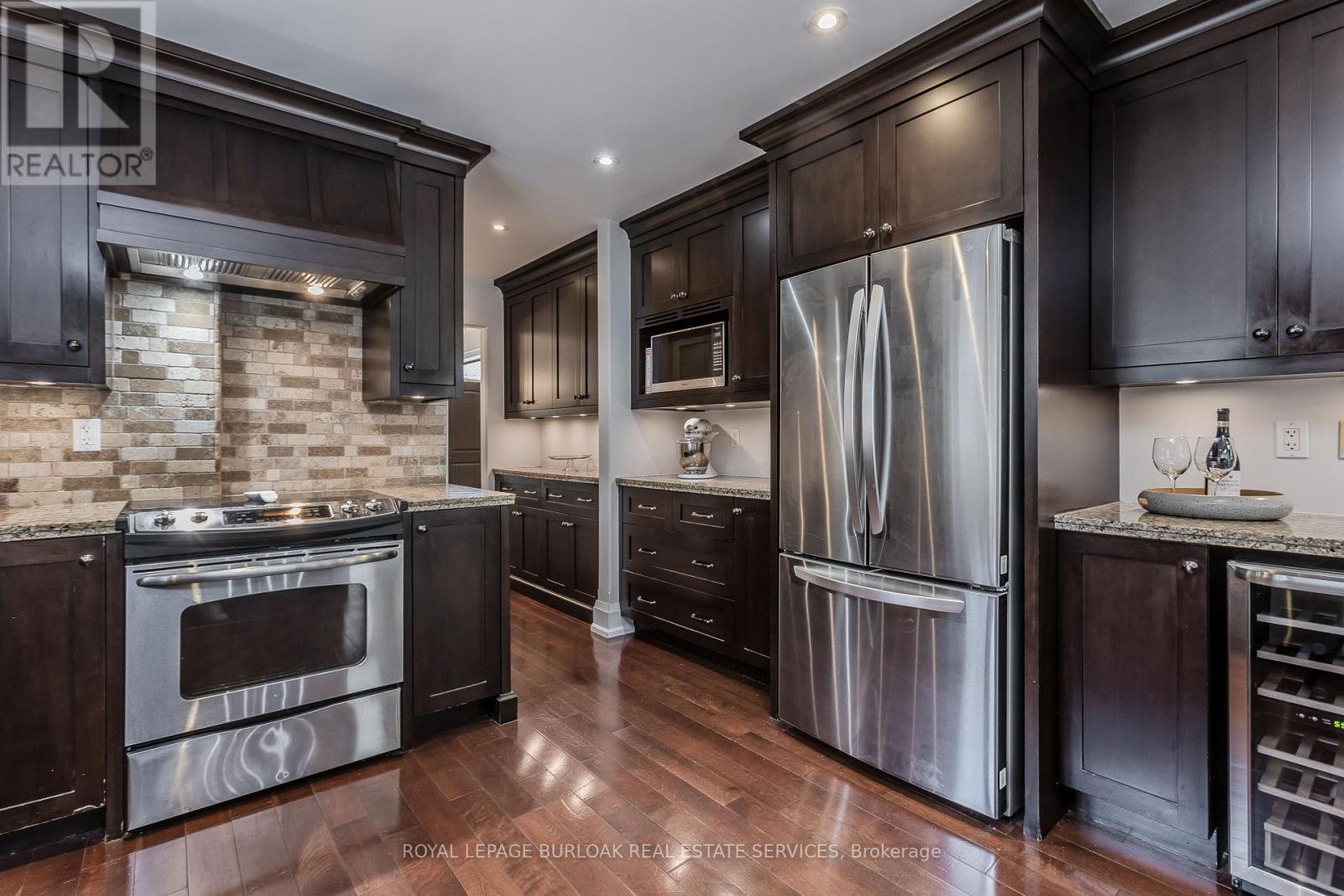 694 Cedar Avenue, Burlington, Ontario  L7T 2R7 - Photo 20 - W12427262