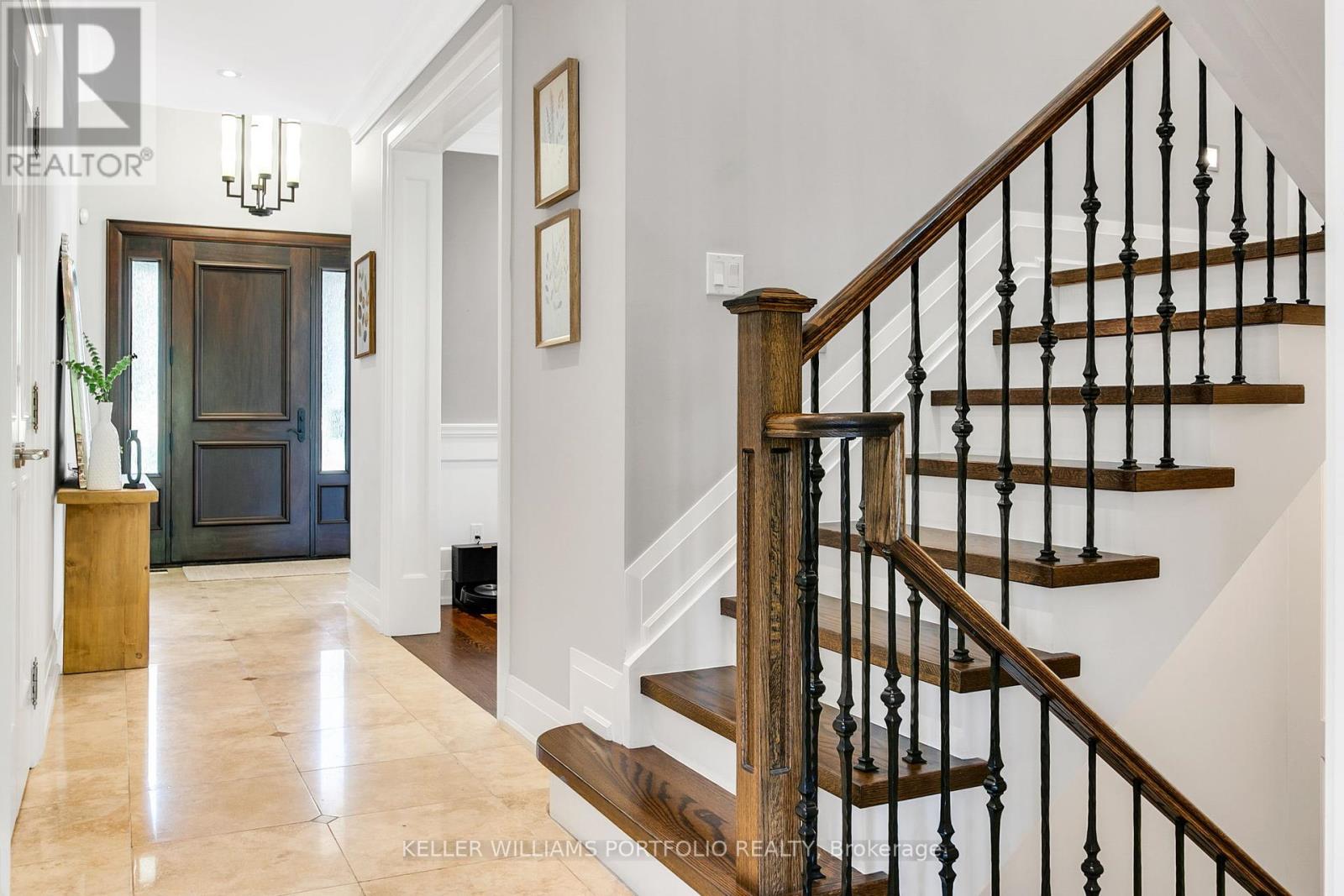 7 Maydolph Road, Toronto, Ontario  M9B 1V5 - Photo 4 - W12427276