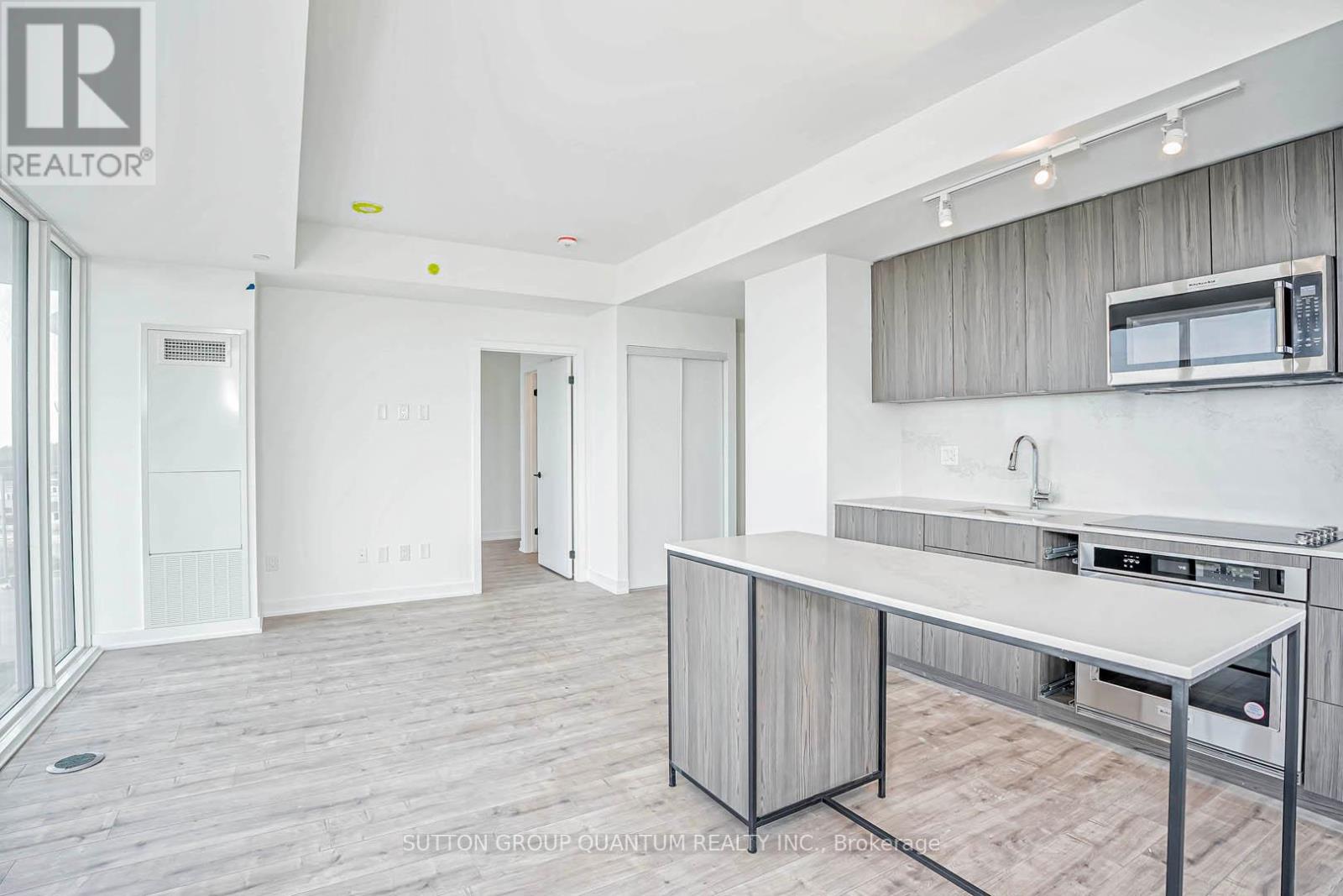 805 - 220 Missinnihe Way, Mississauga, Ontario  L5H 0A9 - Photo 8 - W12427299