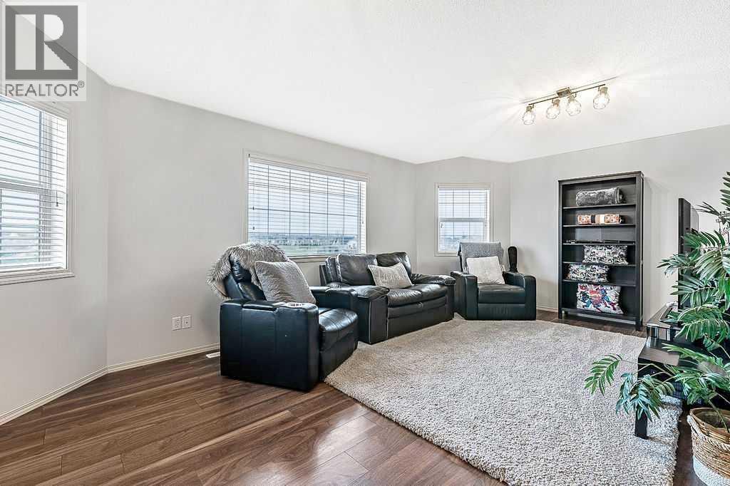 105 Cimarron Park Circle, Okotoks, Alberta  T1S 2H5 - Photo 7 - A2227289