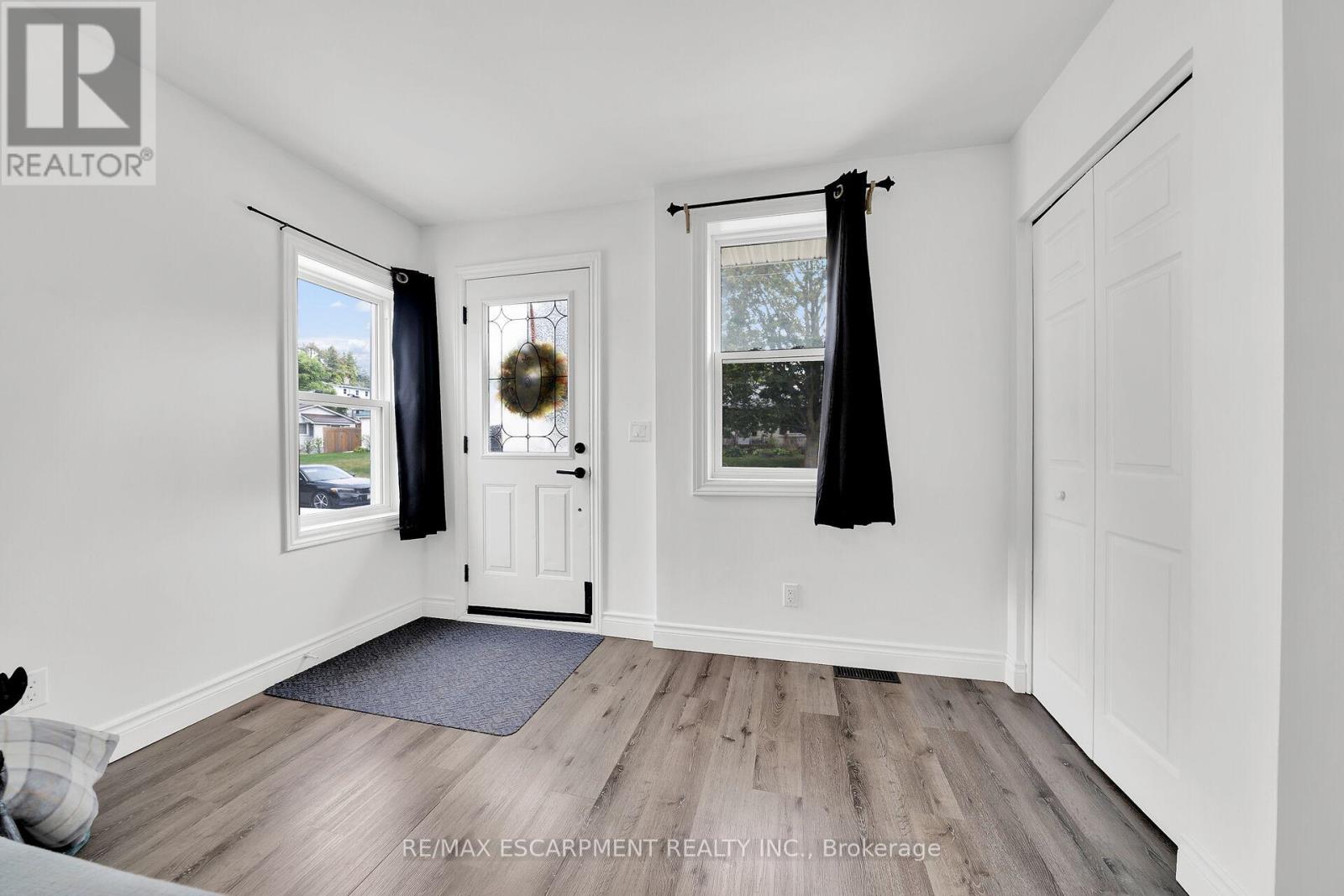 14 Potts Road, Norfolk, Ontario  N3Y 2S6 - Photo 6 - X12427164