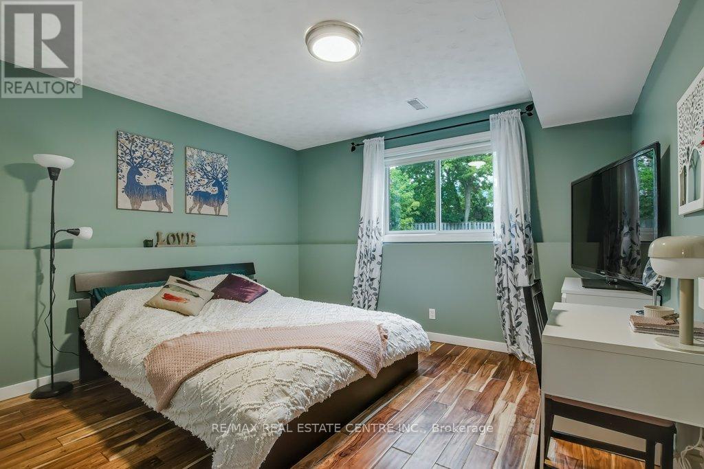 36 Crystal Court, Cambridge, Ontario  N1R 7T2 - Photo 16 - X12427201