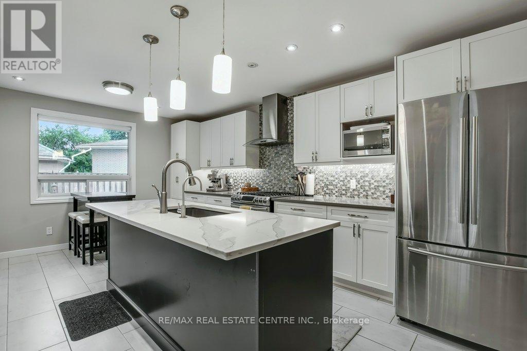 36 Crystal Court, Cambridge, Ontario  N1R 7T2 - Photo 6 - X12427201
