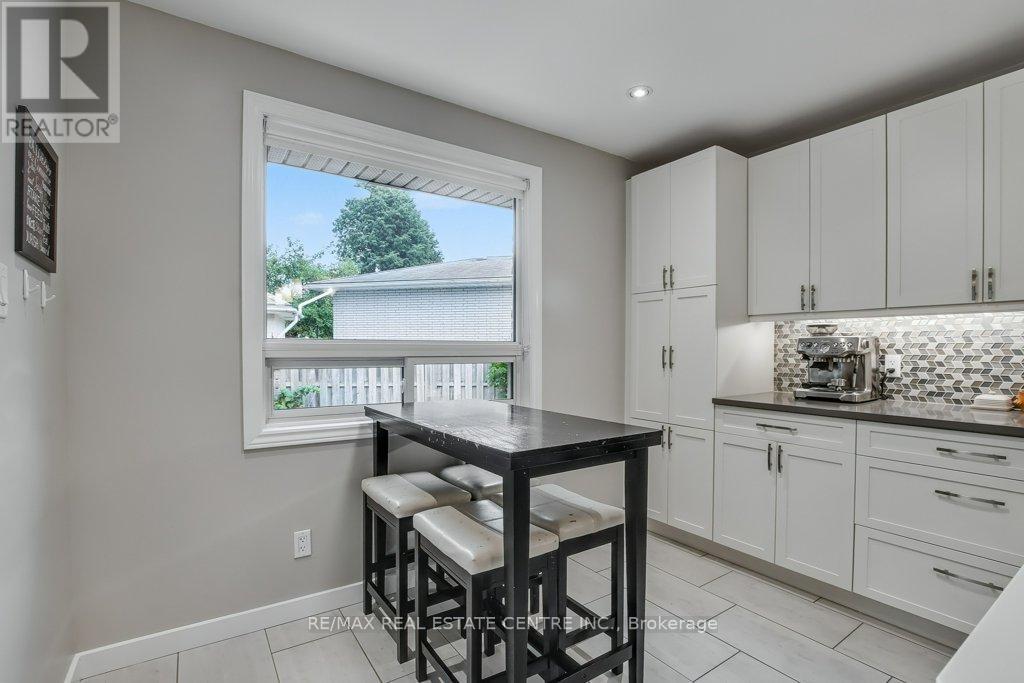 36 Crystal Court, Cambridge, Ontario  N1R 7T2 - Photo 7 - X12427201