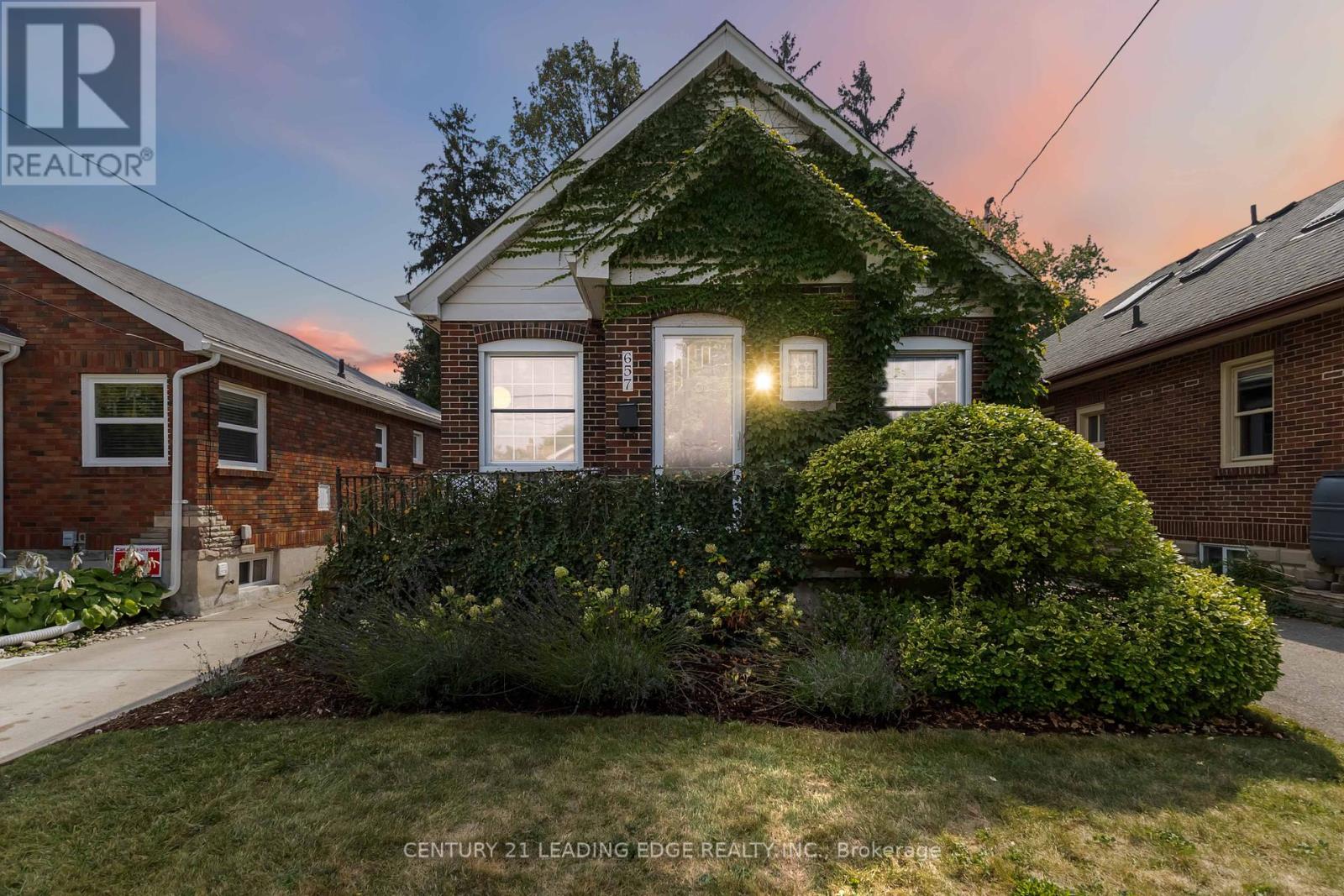 657 EMERY STREET, London South, Ontario