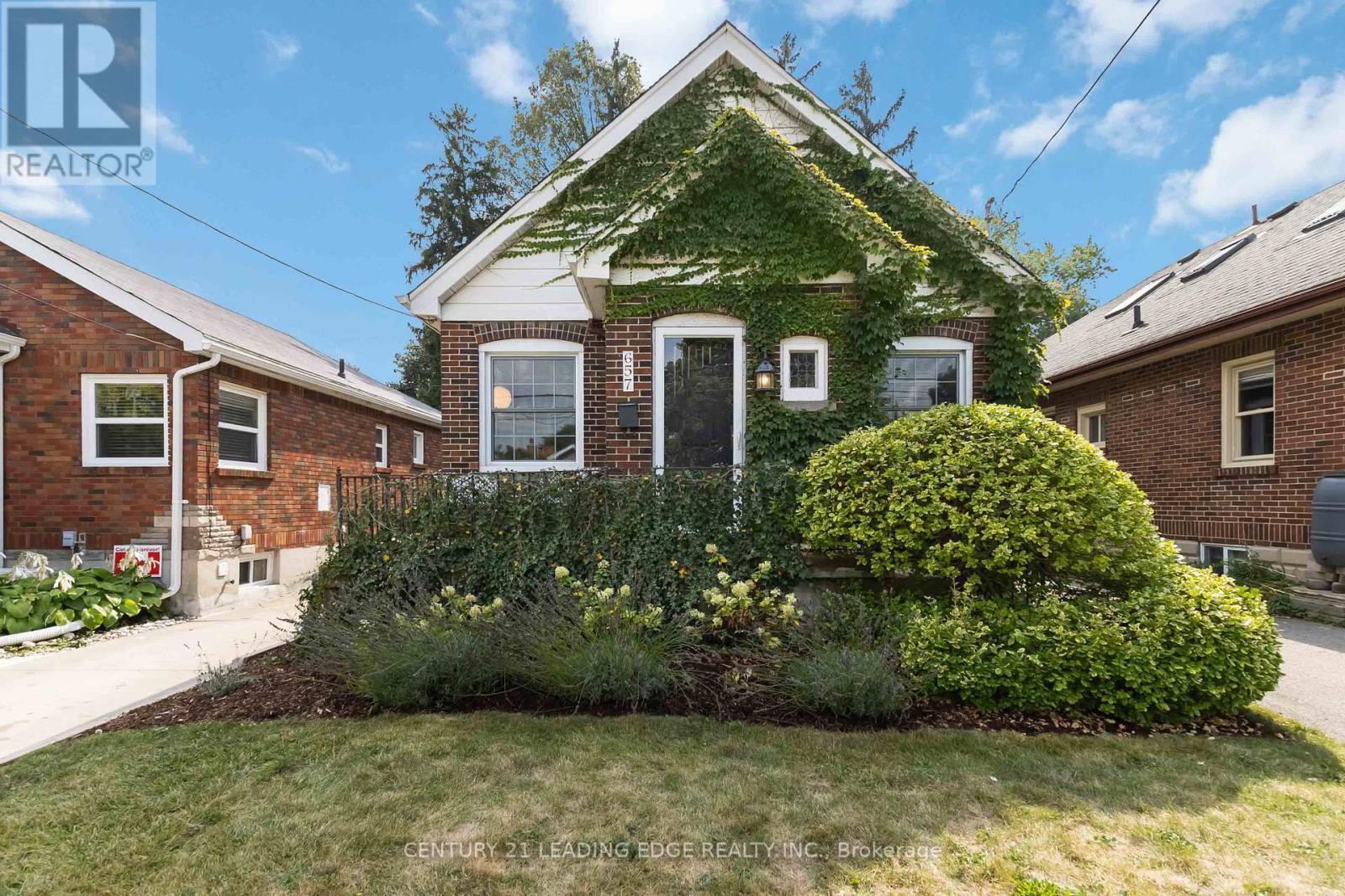 657 Emery Street, London South, Ontario  N6C 2G3 - Photo 2 - X12427225