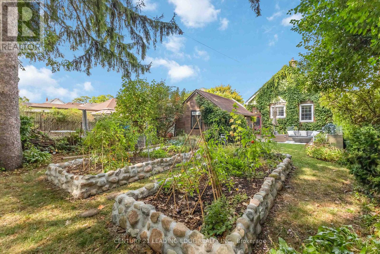657 Emery Street, London South, Ontario  N6C 2G3 - Photo 44 - X12427225