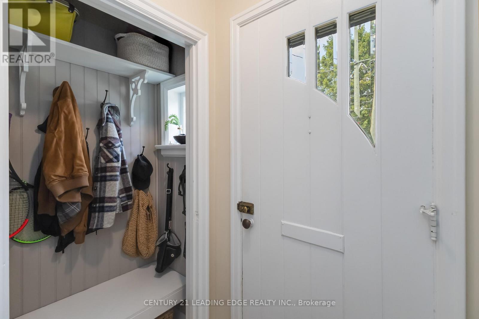 657 Emery Street, London South, Ontario  N6C 2G3 - Photo 7 - X12427225